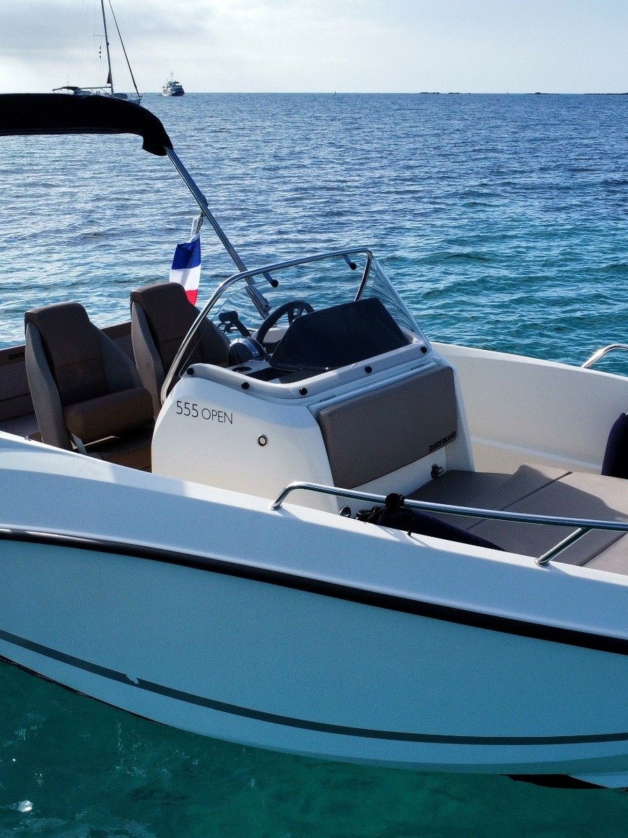sunsee_mobile_carrousel_03_vue_laterale_bateau